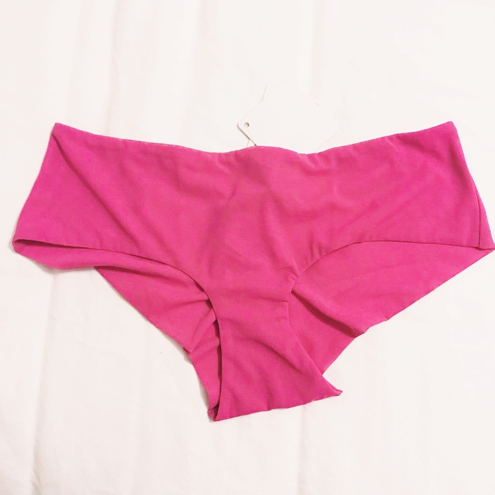 La Perla | NWT Fuchsia Panties Size Small